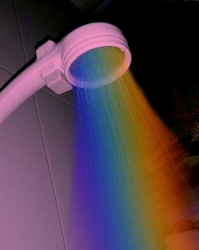 彩色流虹雨