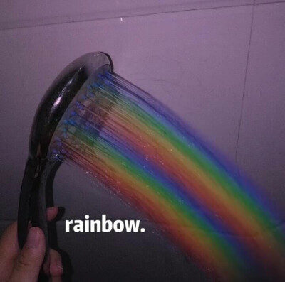 彩色流虹雨