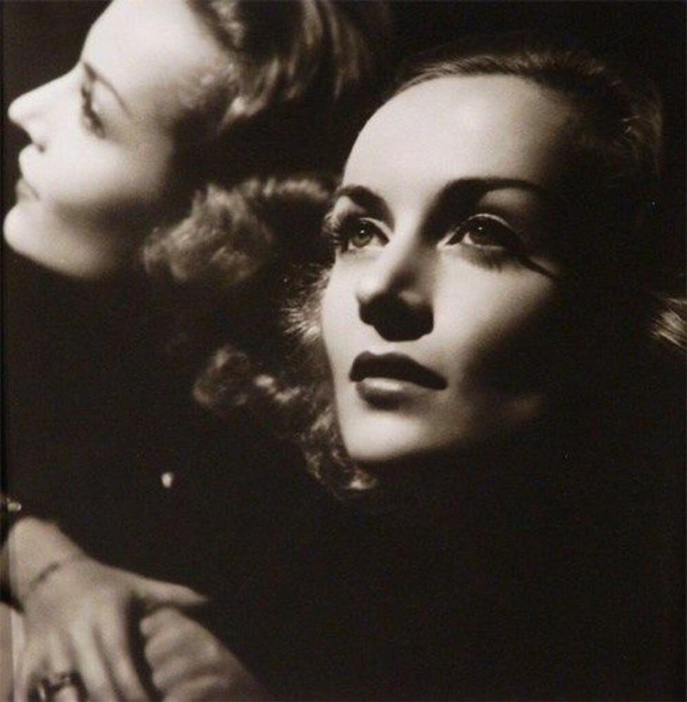 1938年，美国影星卡洛·朗白（Carole Lombard）