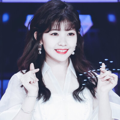 #赖美云
二传注明堆糖唐聍
麻鸭这组好白 咋修都hin白