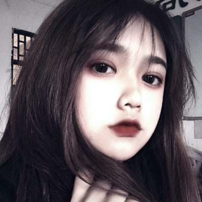 『uu/二枳』很羡慕那些能跟自己喜欢的人在一起的人，不像我，早就被喜欢我的人围得水泄不通。