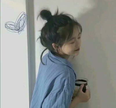 『uu/二枳』很羡慕那些能跟自己喜欢的人在一起的人，不像我，早就被喜欢我的人围得水泄不通。