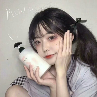 『uu/二枳』很羡慕那些能跟自己喜欢的人在一起的人，不像我，早就被喜欢我的人围得水泄不通。