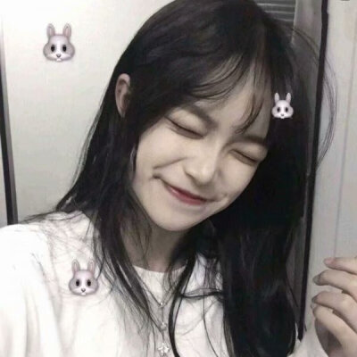 『uu/二枳』很羡慕那些能跟自己喜欢的人在一起的人，不像我，早就被喜欢我的人围得水泄不通。