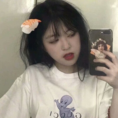 『uu/二枳』很羡慕那些能跟自己喜欢的人在一起的人，不像我，早就被喜欢我的人围得水泄不通。