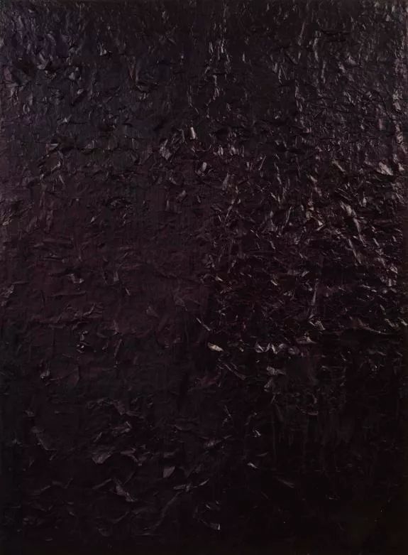 罗伯特·劳森伯格《Untitled (glossy black painting) 》，布面油画和纸，181.6×134cm，1951年