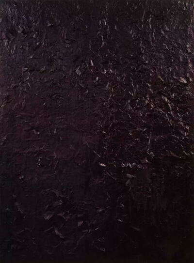 罗伯特·劳森伯格《Untitled (glossy black painting) 》，布面油画和纸，181.6×134cm，1951年