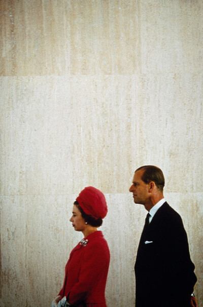 GB. England. Queen Elizabeth II, Queen of England, on tour with her husband Prince Philip, Duke of Edinburgh. 1968.
