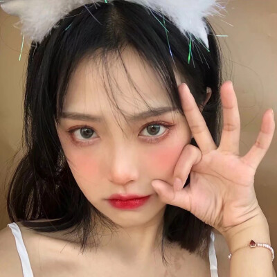 我们终其一生，不过只是想找一个谈得来、合脾性，在一起舒坦，分开久了有点想念，安静久了想闹腾一下，吵架了又立马会后悔认输的合拍的人。 