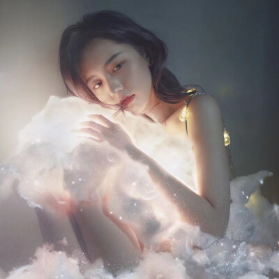 我们终其一生，不过只是想找一个谈得来、合脾性，在一起舒坦，分开久了有点想念，安静久了想闹腾一下，吵架了又立马会后悔认输的合拍的人。 