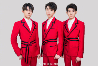 TFBOYS超话 添福送暖愿平安，新春贺岁常相伴。@TFBOYS-王俊凯 @TFBOYS-王源 @TFBOYS-易烊千玺 将五登@春晚 舞台，分别带来精彩节目，展现灼灼青年风采。晚上八点，2020年《中央电视台春节联欢晚会》，我们不见不散…