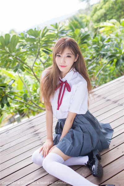 90后性感美女杨晨晨sugar学生妹制服外拍写真照片