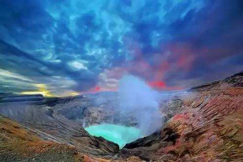 #和环妹一起来旅行# 阿苏山是世界上具有最大破火山口的活火山大火山口内多温泉、瀑布风光绮丽