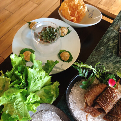 20191021 午餐
和爸爸妈妈一起在不是我们的城市吃！火！锅！
大突破！
吃得超饱超开心！
最开心的是他们也都很开心。
花生冰沙简直香到哭泣。
如果再去那座城市，还要再带他们去吃！