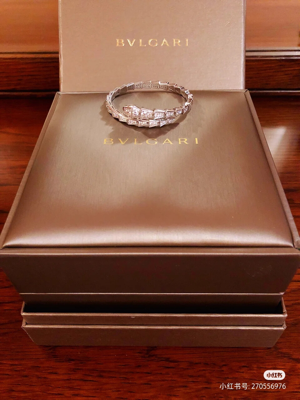 宝格丽 蛇头满钻白金手镯 ￥150000