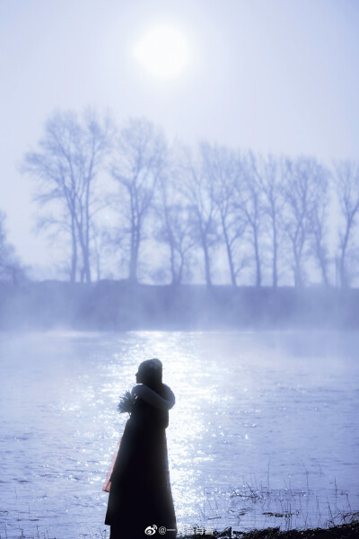 #半梦浮生#
「千堆雪
莫辞人间空白头」
妆造/摄影：@一只肖肖酱
出镜：@伊云吖
同行：@森焱PHOTO
#汉服##武汉约拍##杭州约拍##深圳约拍# ​ 