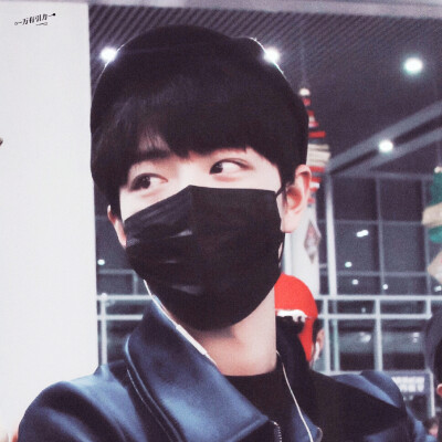 肖战头像by程述。