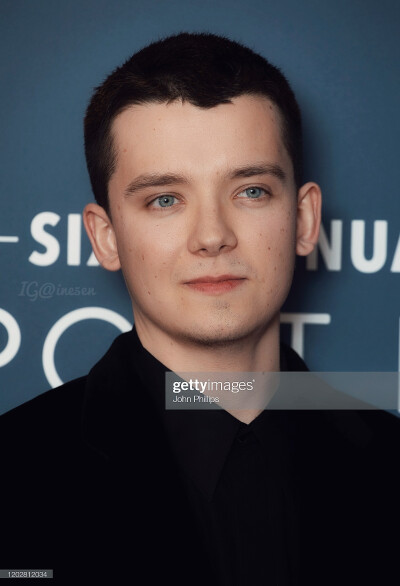 Asa Butterfield
阿沙巴特菲尔德
（自调禁二传）