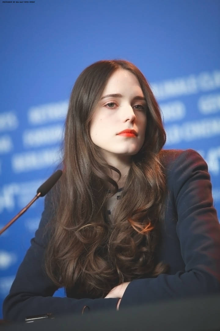 斯塔西·马汀（Stacy Martin），1991年1月1日出生于法国巴黎，英国模特、演员。