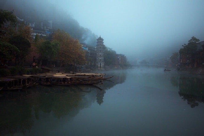 等，一城烟雨；渡，一世情缘。  ——沈从文《边城》