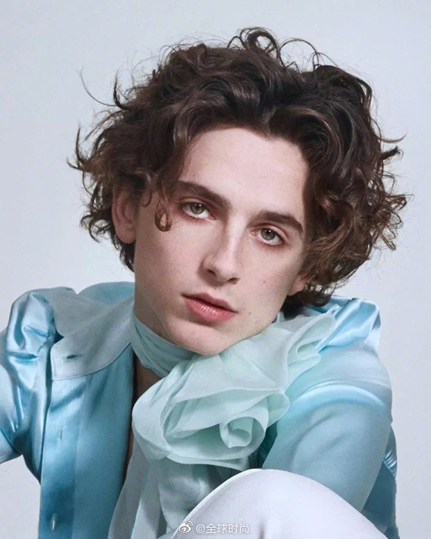 #甜茶罗南写真#甜茶Timothée Chalamet 和 西尔莎·罗南，携手登封，二人的眉眼太深邃了！