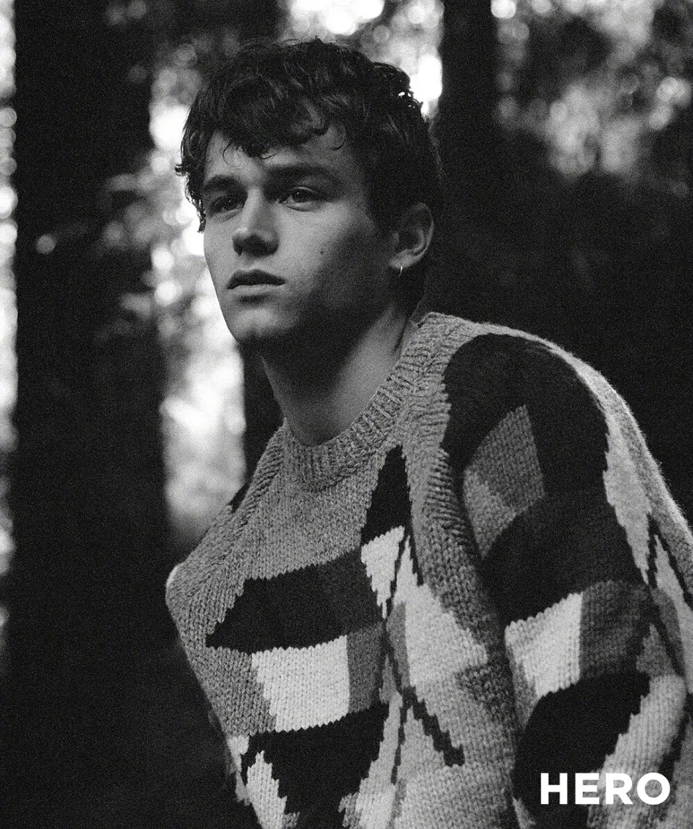 布兰登·弗林 Brandon Flynn， 1993年10月11日出生于美国佛罗里达迈阿密。