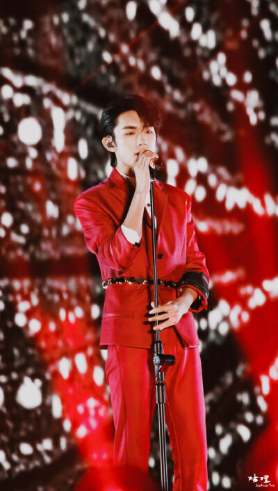 易烊千玺 湖南卫视跨年演唱会
