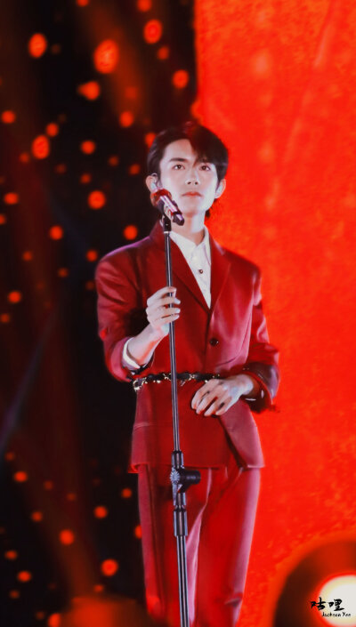 易烊千玺 湖南卫视跨年演唱会