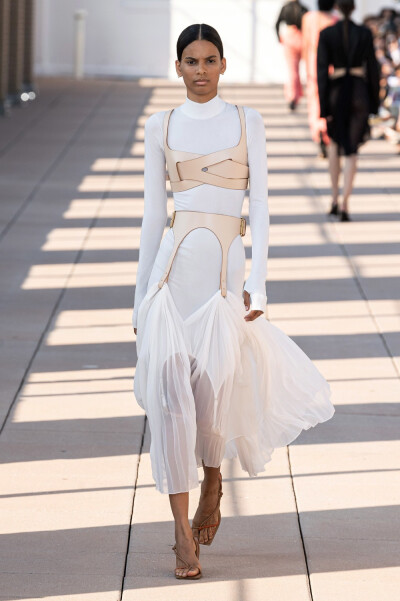 Dion Lee Spring 2020
wb：Debaucherylooooo