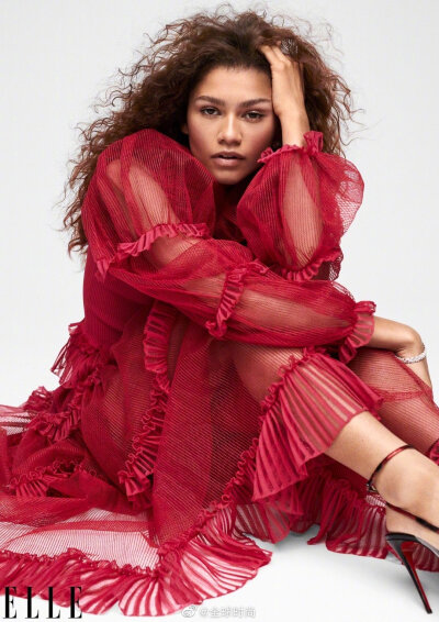 #Zendaya# 全新时尚封面大片，赞达亚的魅力真的是在一点点显现。