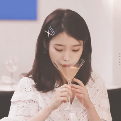 IU 李知恩♥︎ cr：夜信酒馆