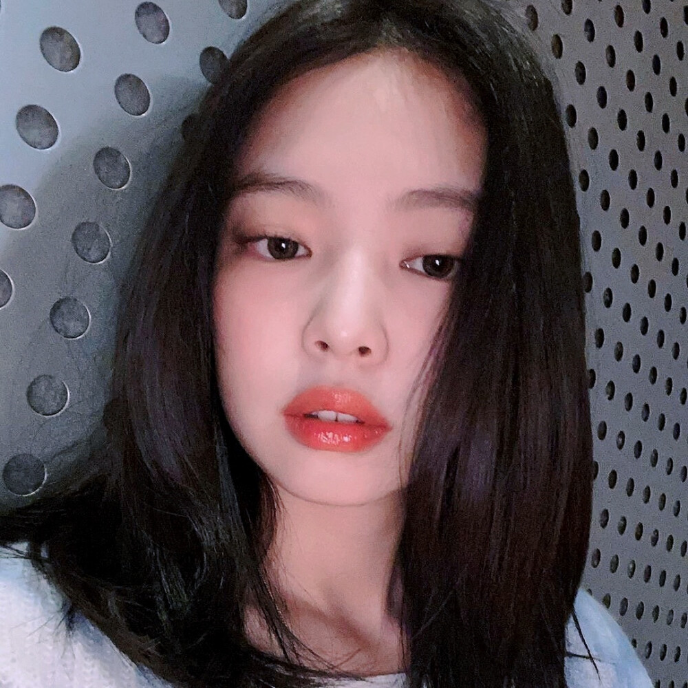 原图 Jennie的ins
金智妮jennie
姜辞 制