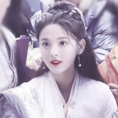 杨超越
©®：Pirateship_杨超越
简介