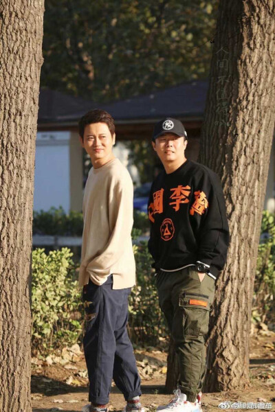 ✨✨神仙可爱孟鹤堂，
                               人间甜饼周九良。✨✨