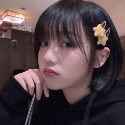 #头像 背景 黑色 病女 个性 #插画#人物