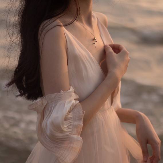 海边就像夜晚的爱情，和你永远无法征服的喀秋莎. ​​​