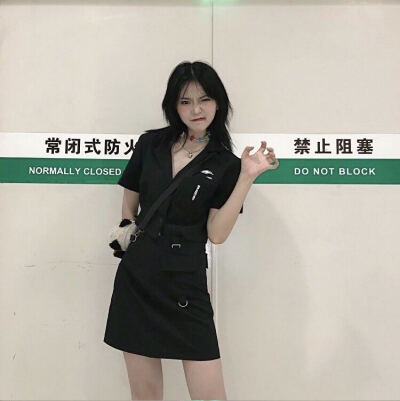 「浪漫致亡」の
女头 女生头像