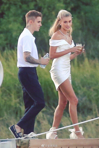 #比伯结婚照#Justin BieberHailey Baldwin 终于举办婚礼啦！童年偶像小贾已为人父，你不会还单着吧～