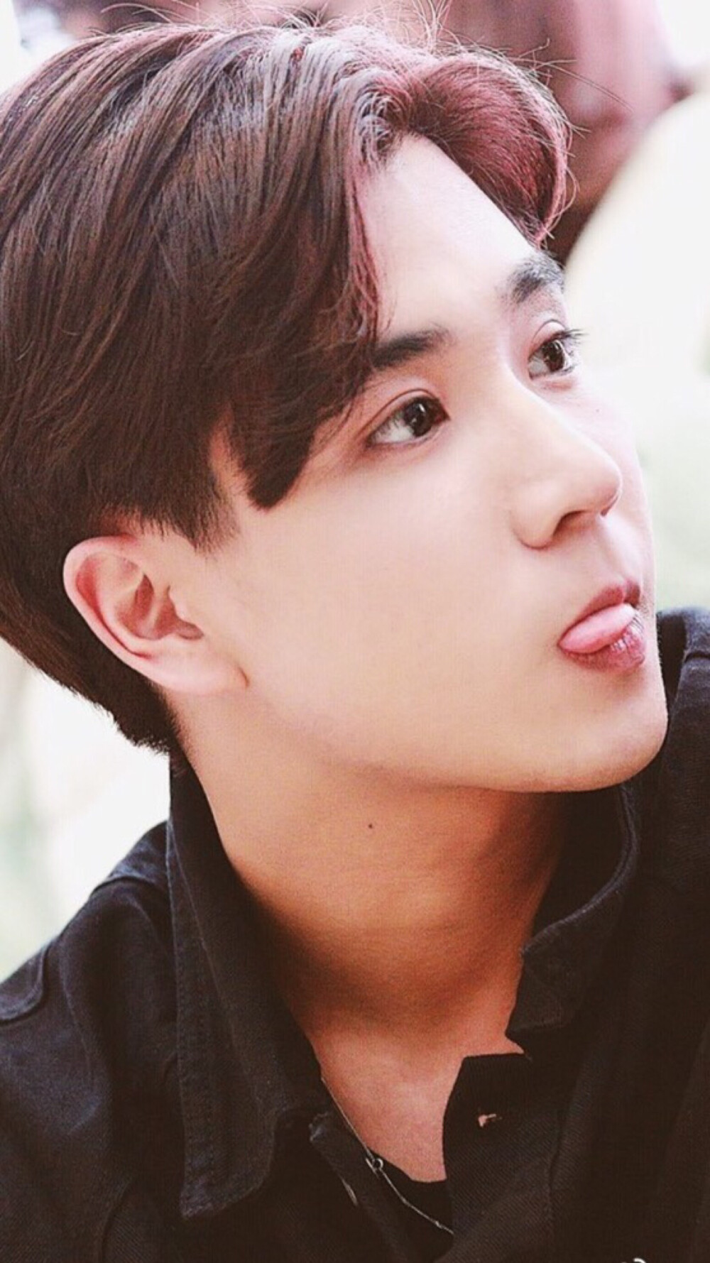 王俊勇 调皮的小舌头