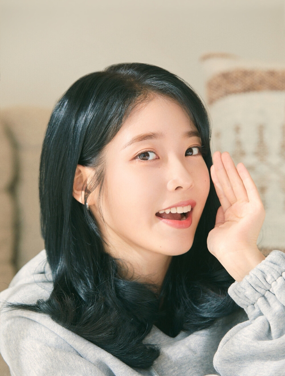 IU