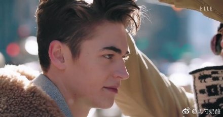 赫洛·费因斯-提芬 Hero Fiennes-Tiffin
1997-11-06
出生地: 英国,伦敦