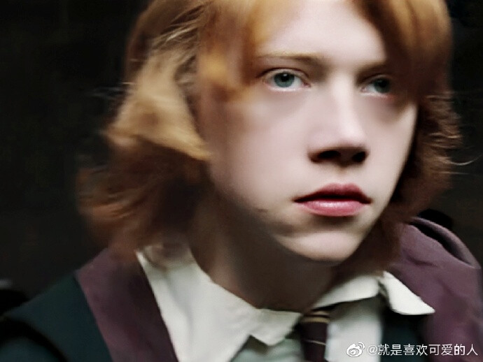 罗恩·韦斯莱（Ron Weasley）
——
鲁伯特·格林特 Rupert Grint
1988-08-24
出生地: 英国,赫特福德郡,斯蒂夫尼奇
