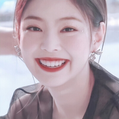 jennie！！妮妮！！！
原截林薏
小棤想壹伍零！！！！！！冲冲冲！！！！