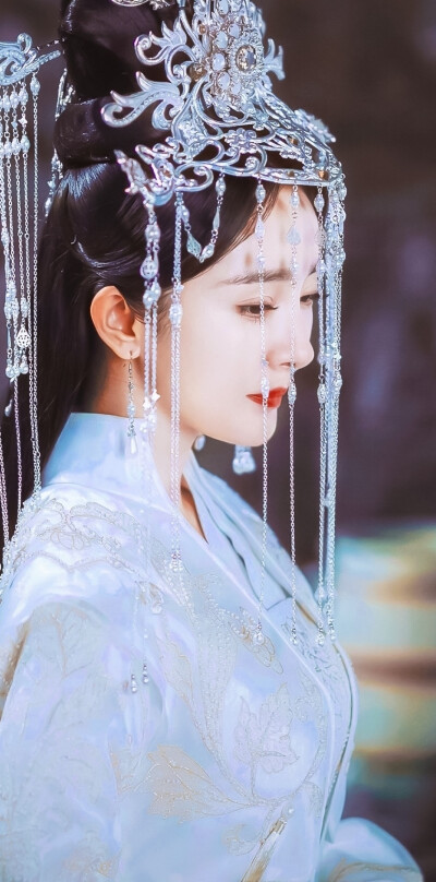 《三生三世枕上书》白浅
杨幂