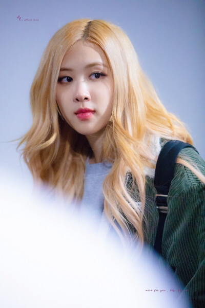 BLACKPINK朴彩英ROSÉ