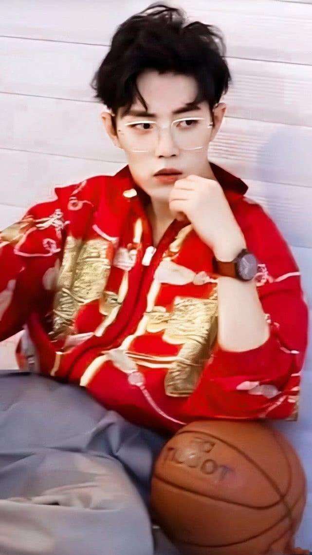 星河滚烫 肖战是人间理想❤