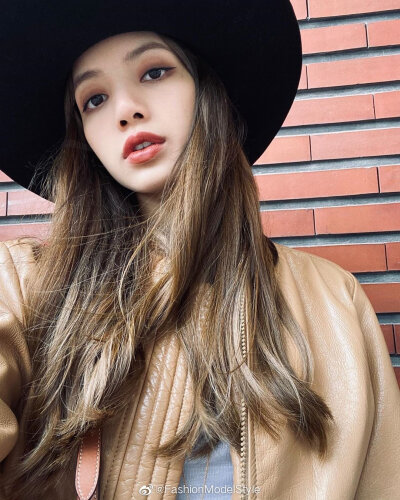 LISAPeaceCeleb Korea Style | Lisa insta私服搭配更新