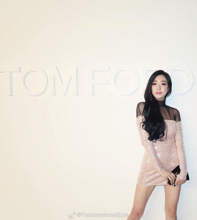 黄美英tiffanyPeaceCeleb Korea Style ｜Tiffany黄美英 TomFord秀场造型