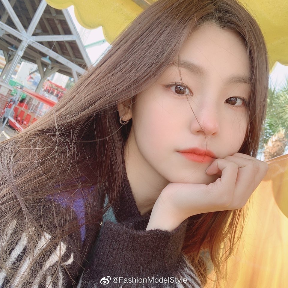 ITZYPeaceCeleb Korea Style | ITZY Yeji黄礼智 insta更新