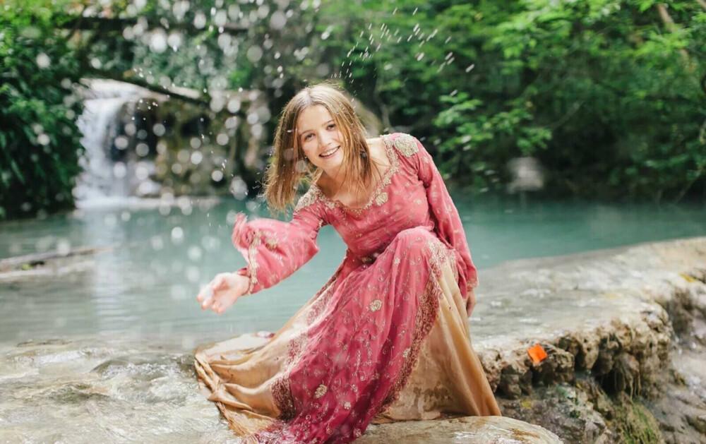 玛利亚·波兹哈娃,《他是龙(俄罗斯)女主角